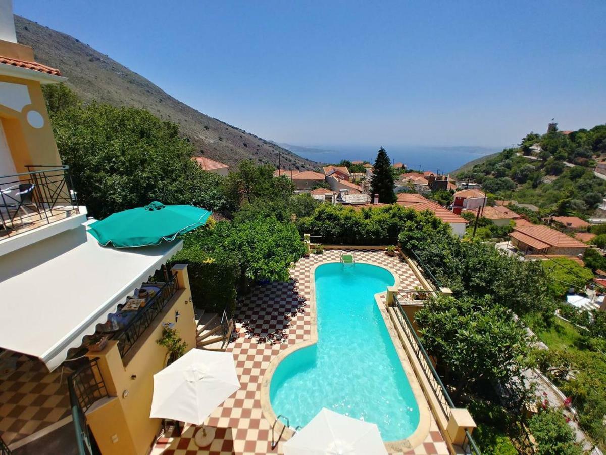 Villa Tzitzifies Kourouklata Exterior photo
