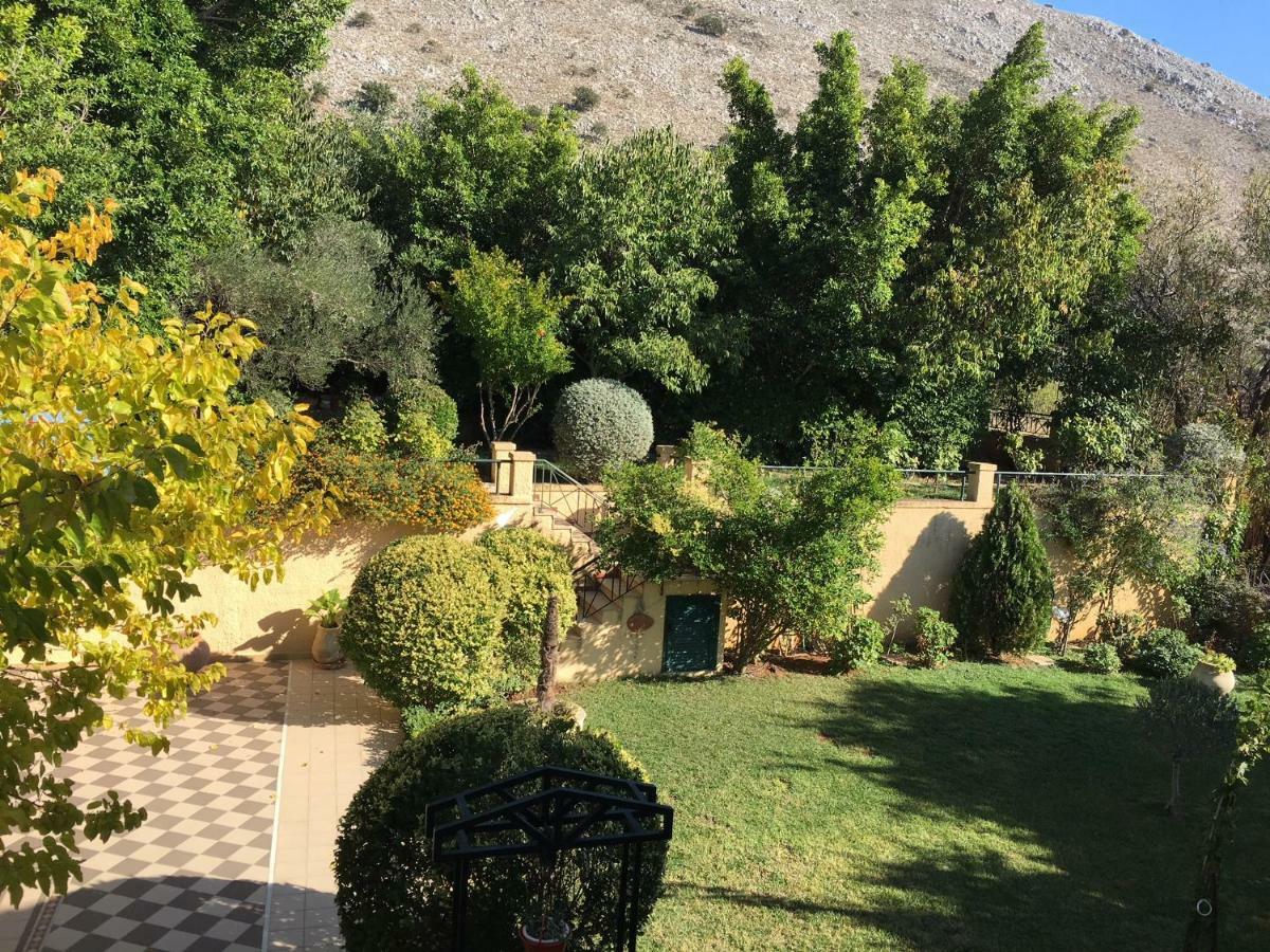 Villa Tzitzifies Kourouklata Exterior photo